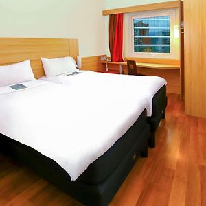 Ibis Santiago Providencia